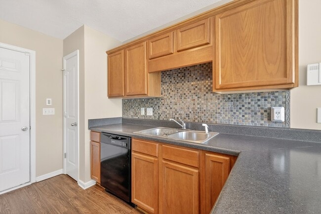 Building Photo - 851 Kanatak Ln