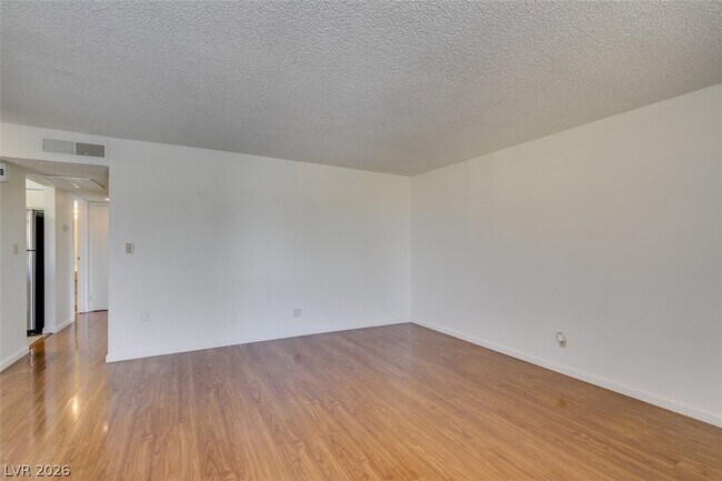 Building Photo - 1404 Santa Anita Dr