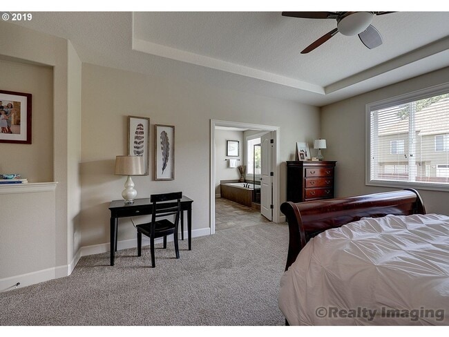 Building Photo - FOR RENT UNFURNISHED: Beautifully maintained 2015 Noyes-built home, 5 bed, 3 bath, 2 car garage w...