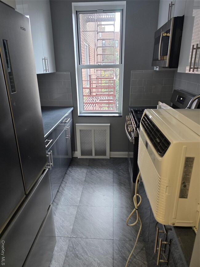 Building Photo - 62-59-62108 108th St