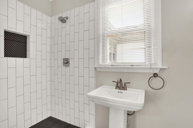 Building Photo - 3651 Galloway Ave