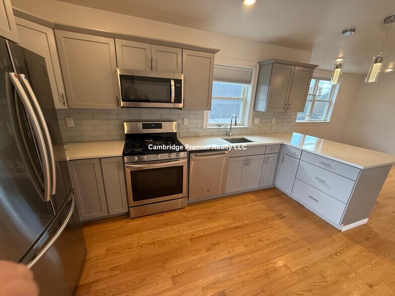 Primary Photo - 6 Beech St