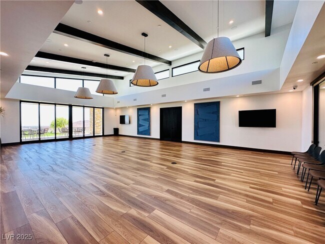 Building Photo - 981 Woodburn Ln
