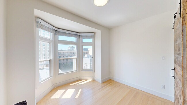 Building Photo - 865 Sutter St