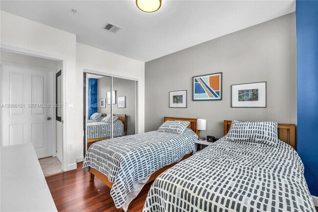 Building Photo - 2280 SW 32nd Ave