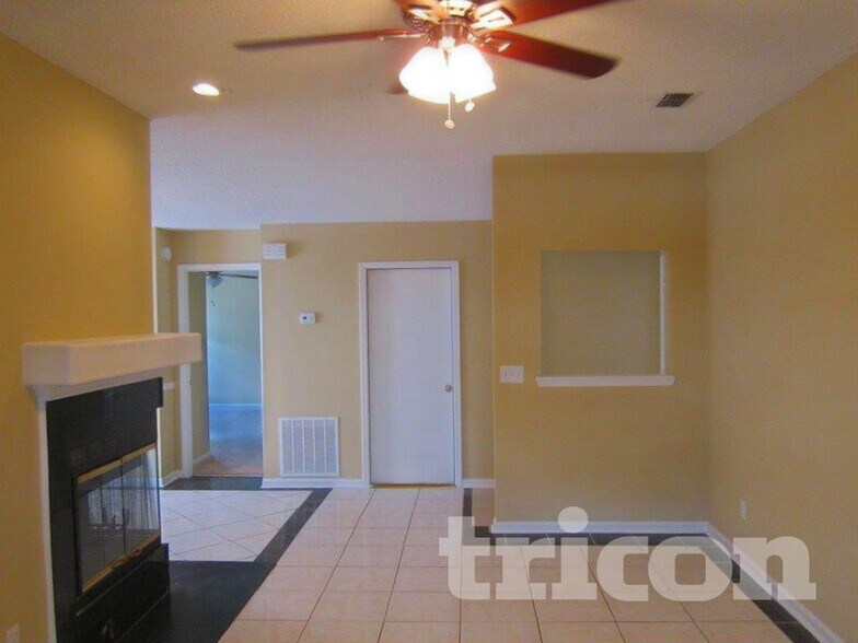 Building Photo - 12351 Silent Brook Trail N