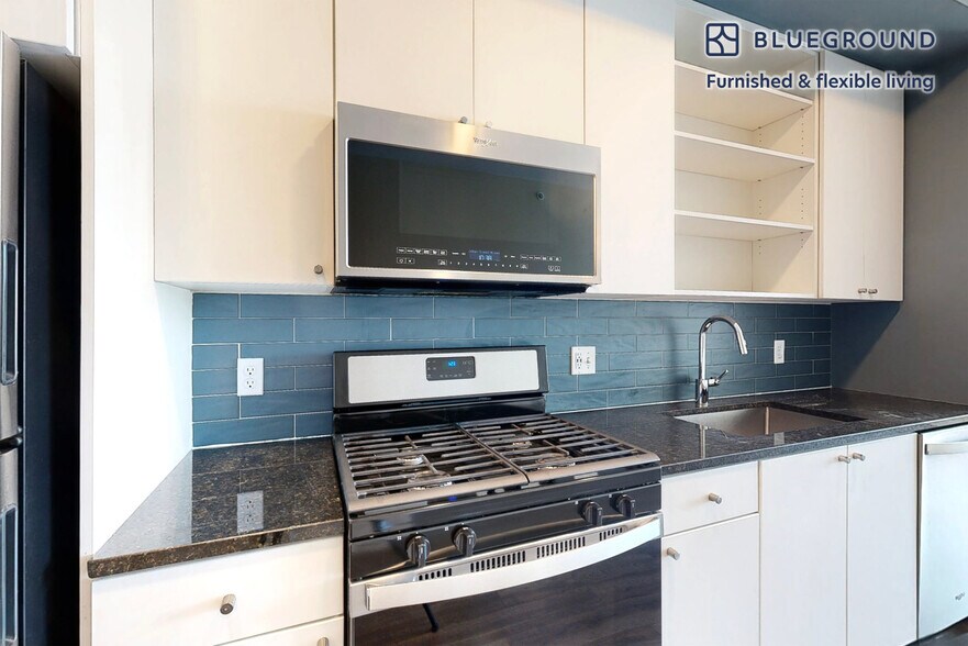 Building Photo - 79 Alexander St