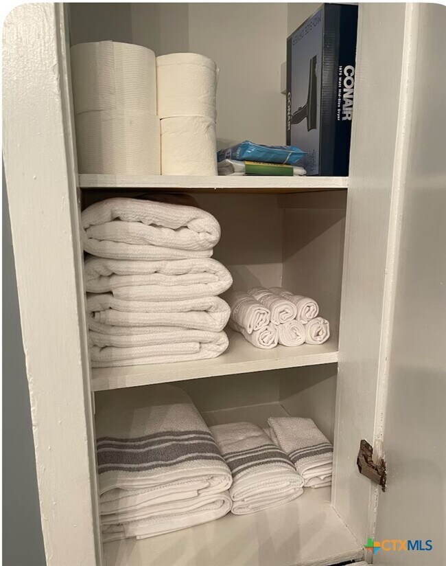 Building Photo - 284 Perryman St