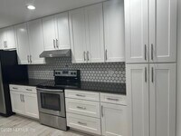 Building Photo - 7335 Floral Ridge Dr