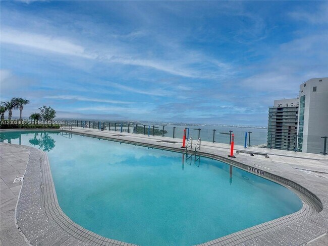 Building Photo - 501 NE 31st St