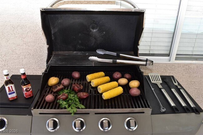 Building Photo - 481 Benedict Dr