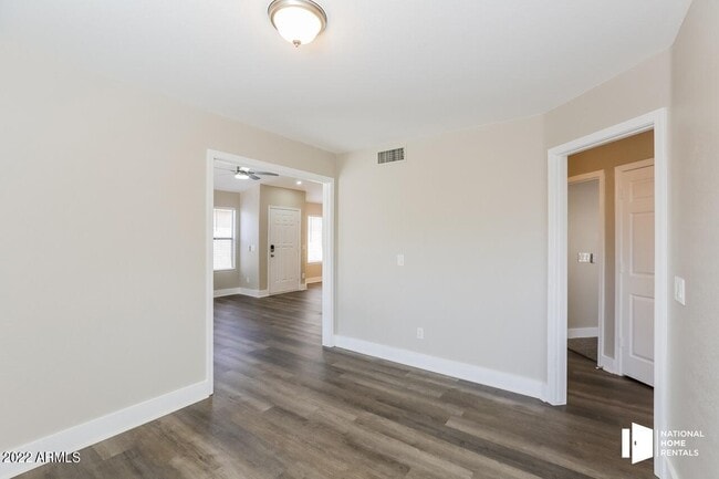 Building Photo - 2919 S 93rd Pl