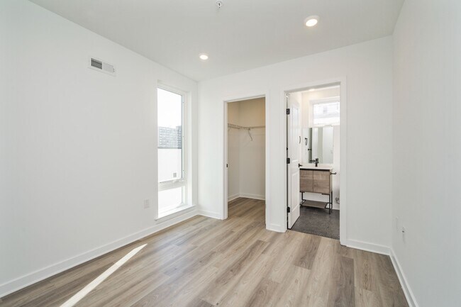 Building Photo - 1514 Master St