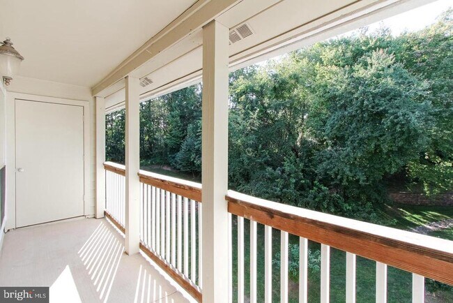 Building Photo - 3916 Penderview Dr