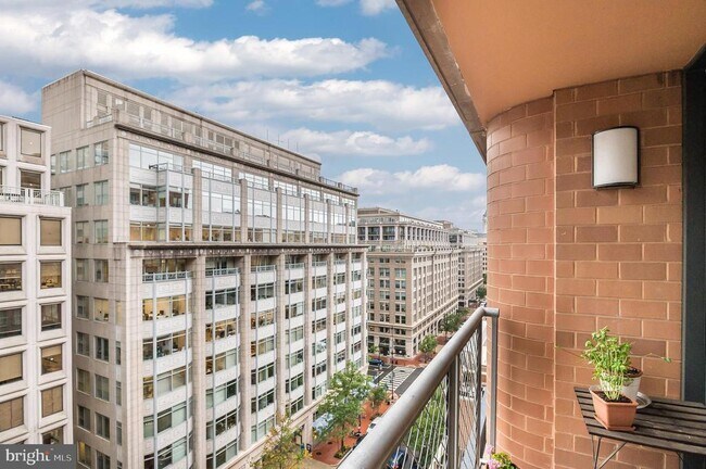 Building Photo - 631 D St NW