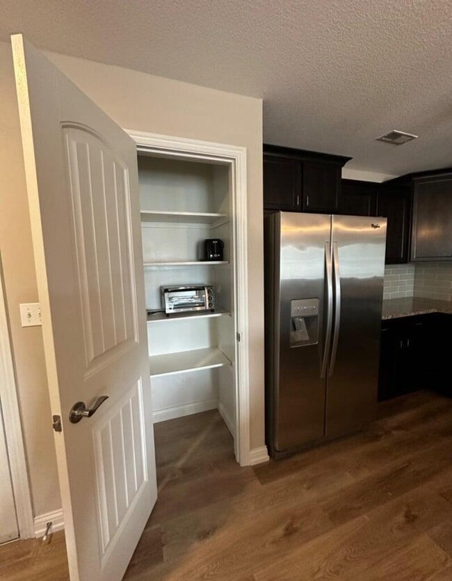 Building Photo - 2212 Chapel Hill Rd