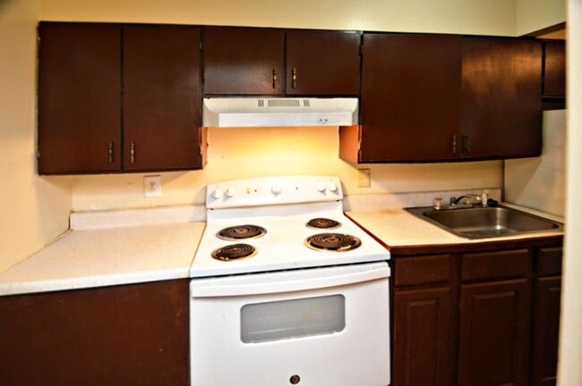 Building Photo - 1917 #16 Rainbow FRST