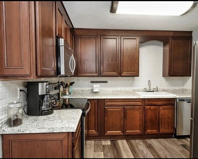 Building Photo - 265 Constellation Dr