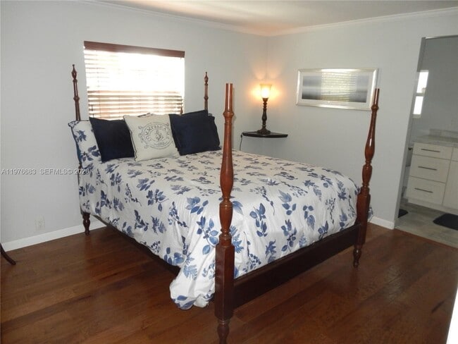 Building Photo - 2461 SW 50th St