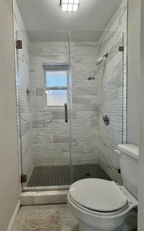 Building Photo - 5518 Viking Dr