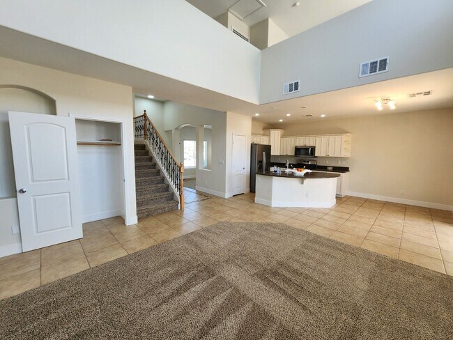 Building Photo - In the Heart of Green Valley Ranch