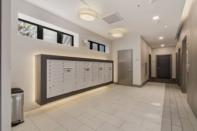 Building Photo - 1345 K St SE