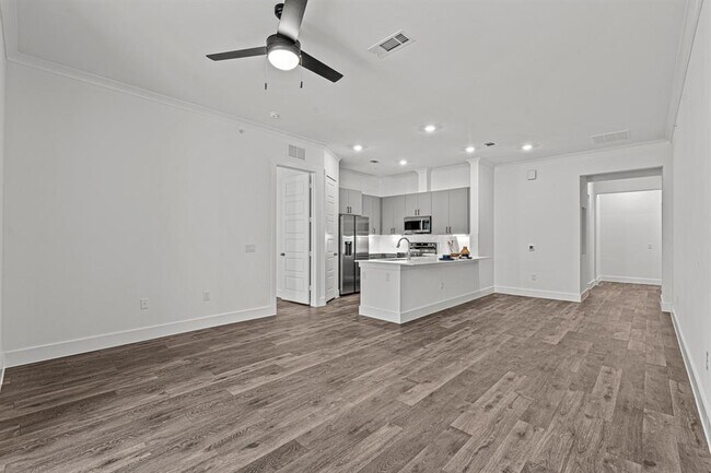 Building Photo - 1664 Hillside Terrace