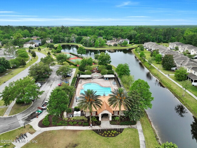 Building Photo - 452 Walnut Dr