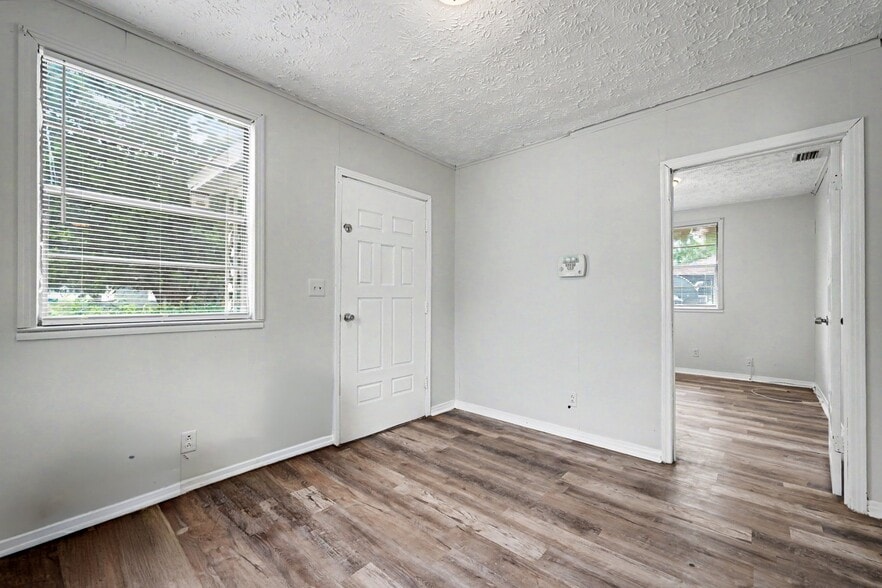 Building Photo - 3516 Penton St