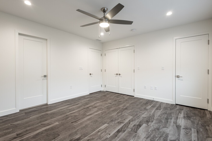 Building Photo - 814 7th St