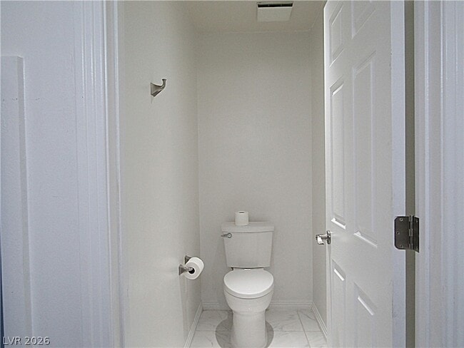 Building Photo - 8521 Heather Downs Dr