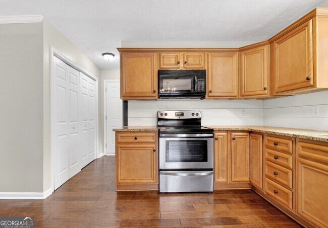 Building Photo - 104 Timber Walk