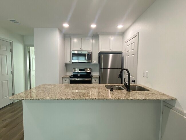 Building Photo - 416 E G St