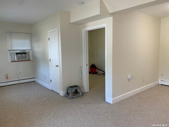 Building Photo - 92 Harbor Rd