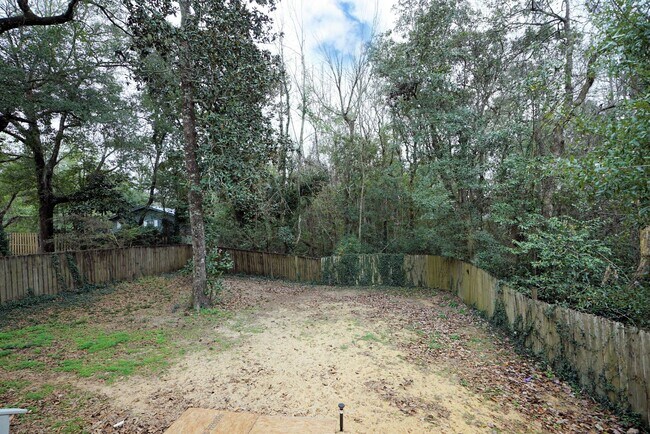 Building Photo - Great Location in Niceville