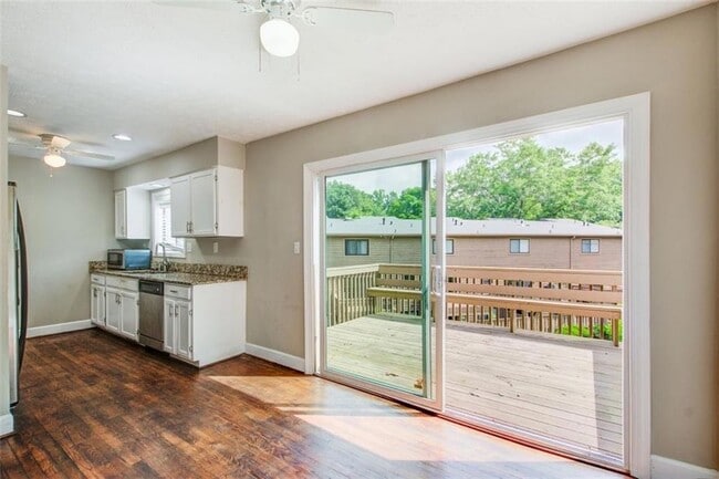 Building Photo - 1301 Parkaire Crossing