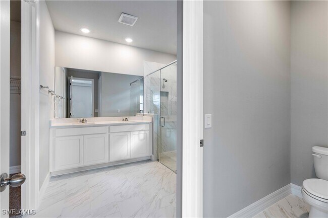 Building Photo - 16420 Seven Lks Ave