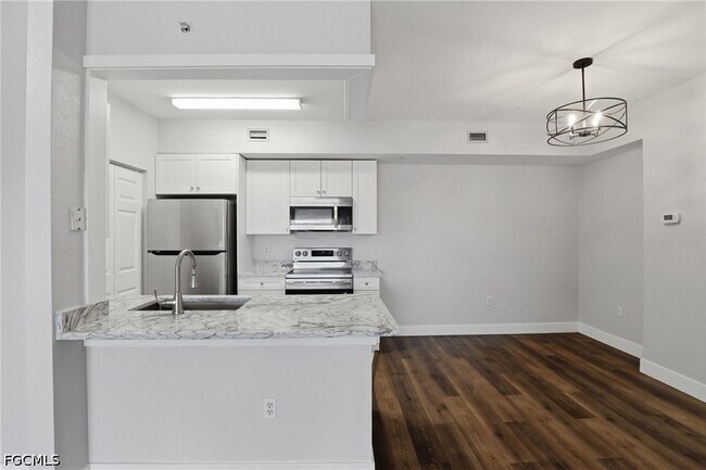 Building Photo - 6321 Aragon Way