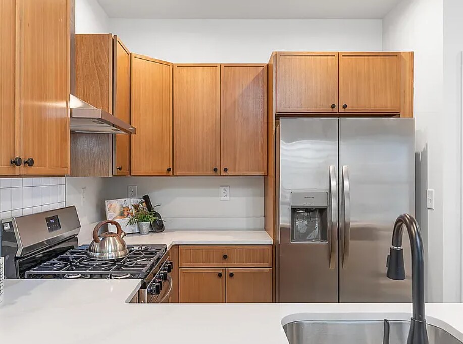 Building Photo - 5808 Knight St