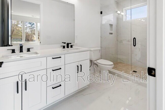 Building Photo - 3525 Avalon Ave