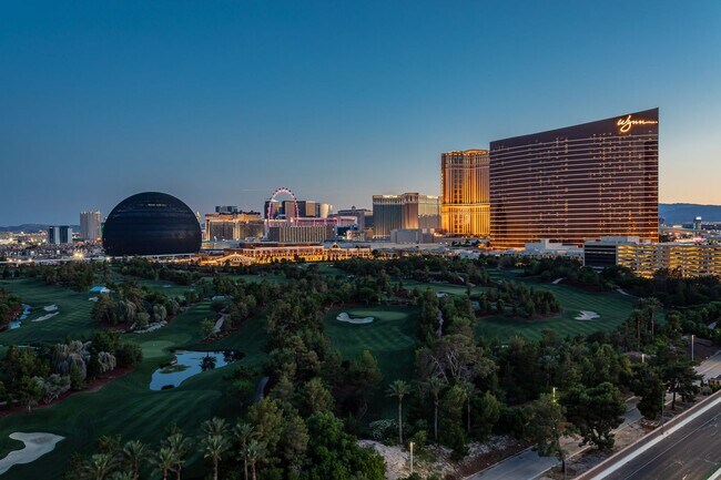 Building Photo - Fully Furnished High Rise with Wynn Golf Course Views!