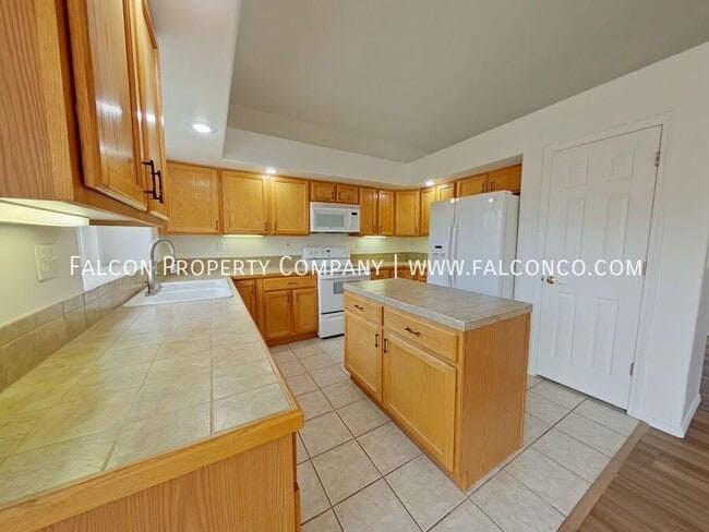 Building Photo - 7150 Grand Prairie Dr