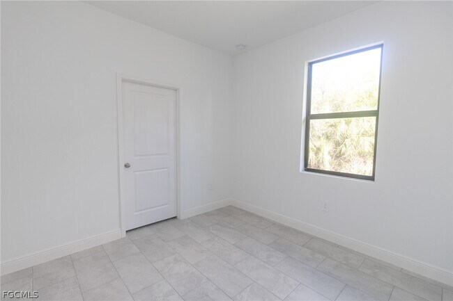 Building Photo - 9041 Lamkin Cir