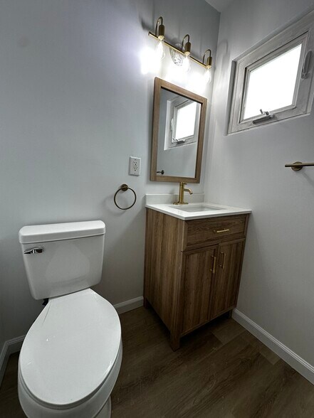 Fully renovated - 2132 W 104th St