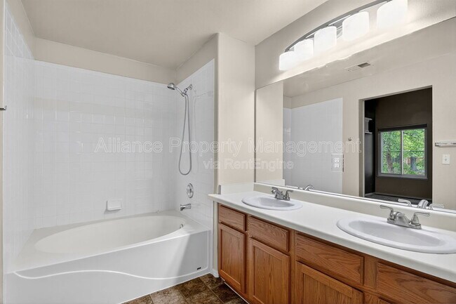 Building Photo - 3890 Strawberry Field Grove