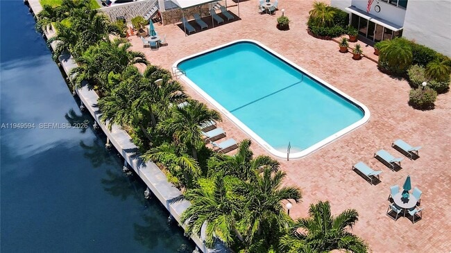 Building Photo - 401 Golden Isles Dr