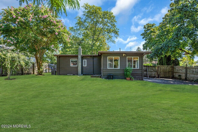 Building Photo - 105 Longfellow Ave