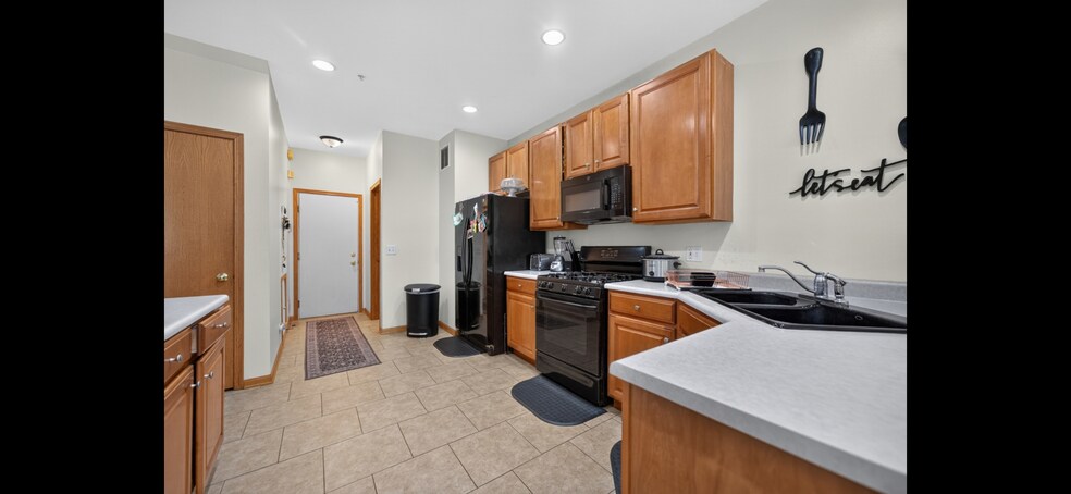 Building Photo - 949 Tanager Ct