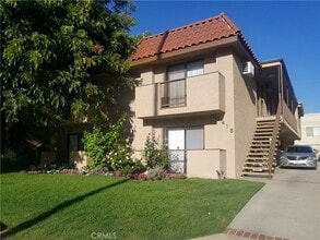 Building Photo - 5418 Hermitage Ave