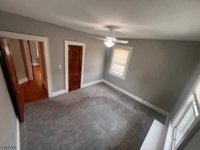 Building Photo - 358 Lake Ave